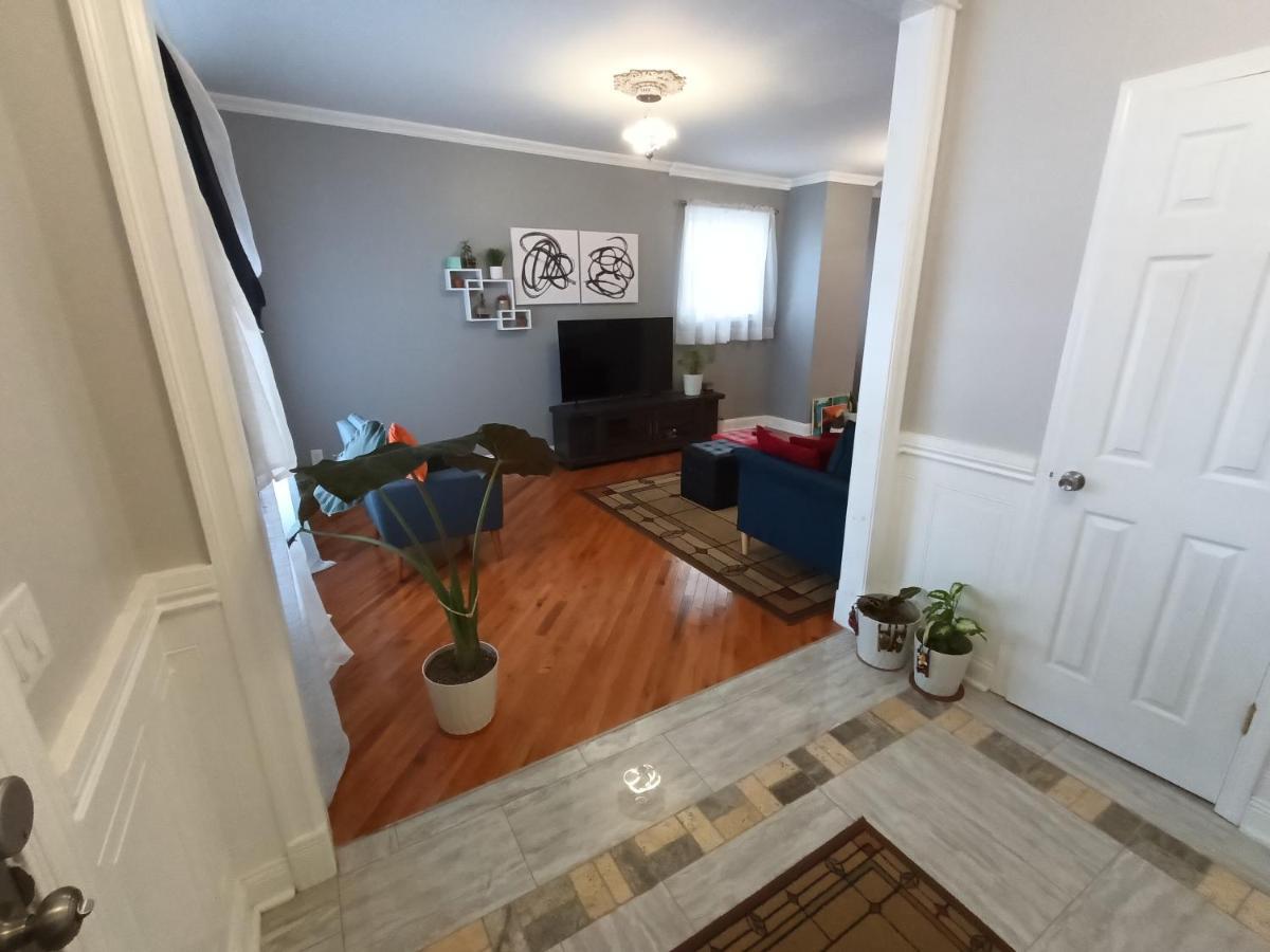 Cozy Updated 3-Br Apartment Near Peace Bridge Буффало Экстерьер фото